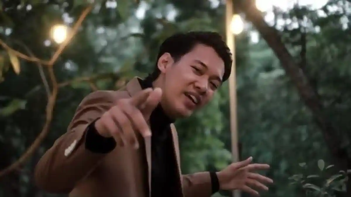Arti Lagu Samar - Masdddho, Lirik Lagu: Bola-bali Mung Dinggo Dolanan