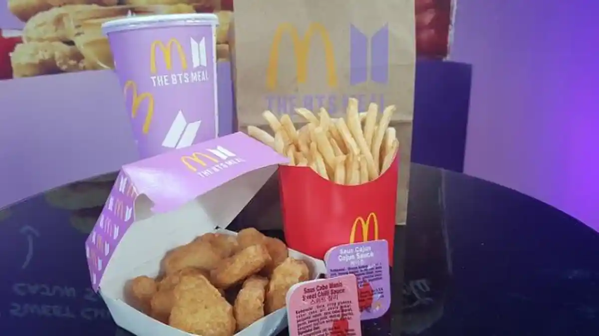 VIRAL Kisah Ojol Sempat Tolak Uang Tip dari ARMY setelah Antar BTS Meal, Ikhlas Antre Berjam-jam