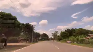 Jalan-Kolonel-H-Nazom-yang-tampak-sepi-masyarakat-melintas-akibat-cuaca-panas.jpg