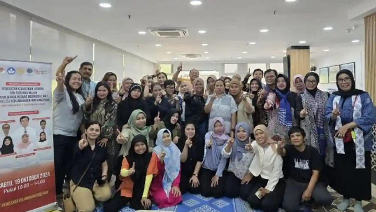 LPPM UNESA Latih Kebugaran dan Tata Rias Wajah bagi WNI Penghuni Shelter di Singapura