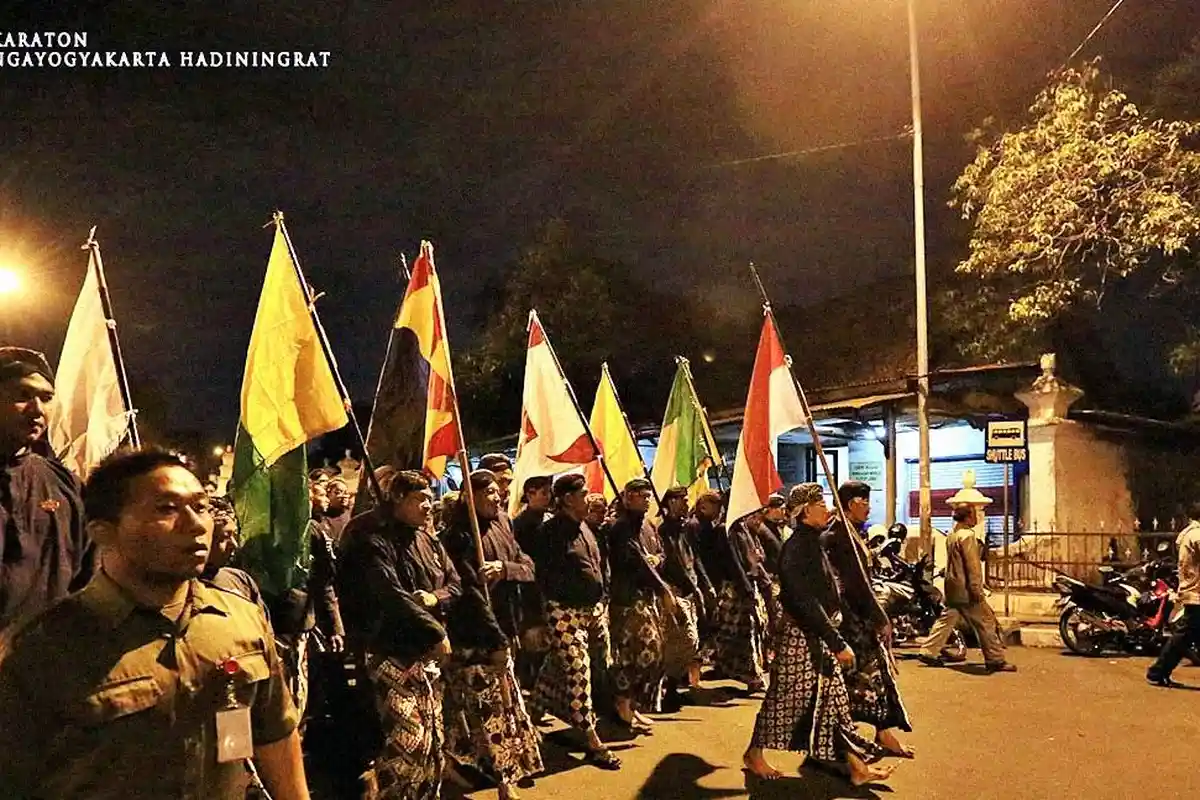 Rasakan Pengalaman Batin dengan Ikut Laku Lampah Mubeng Jeron Benteng pada Sabtu 30 November 2024