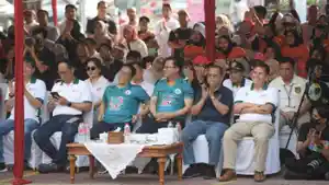 Mendes-PDTT-Abdul-Halim-Iskandar-di-lapangan-Kemendes-PDTT-Jakarta.jpg