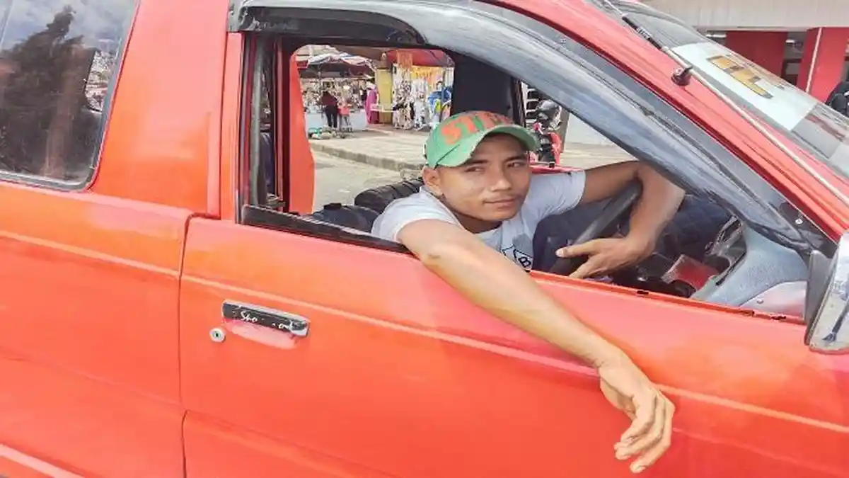 Curhat Sopir Angkot di Padang : Penumpang Makin Sepi, Sesudah Tarif Naik