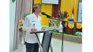 Bupati-Sabu-Raijua-Nikodemus-Rihi-Heke-memberikan-sambutan-dalam.jpg