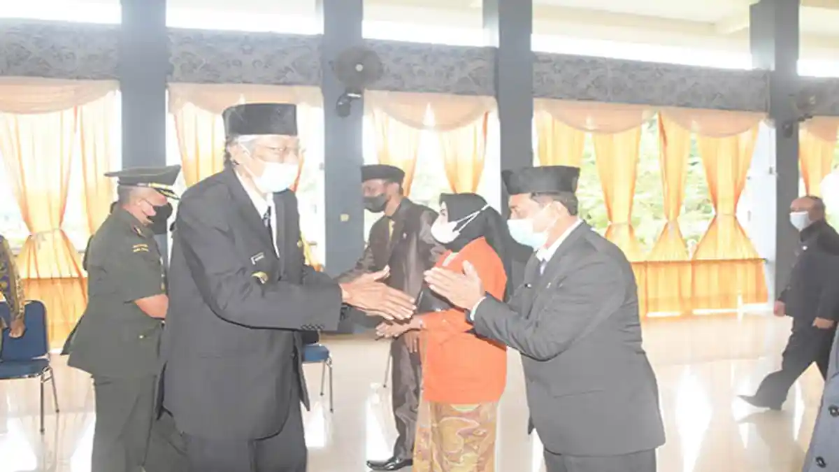 Bupati Sintang Lantik dan Mutasi Pejabat Tinggi Pratama, Jarot : Merajok Boleh, Tapi Hanya 3 Hari