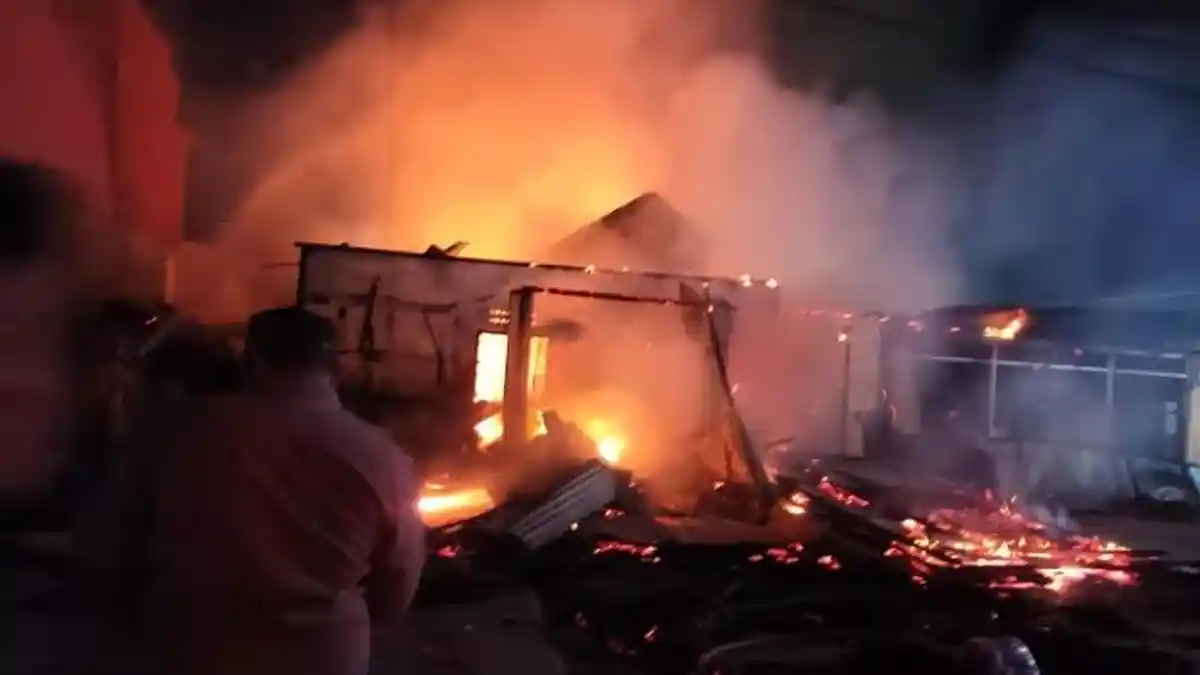 Kronologi Kebakaran 3 Bangunan di Gorontalo pada Minggu Malam, RM dan Toko Gorden Ludes