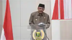 1Bupati-Sukabumi-H-Asep-Japar-bersama-Wakil-Bupati-H-Andreas-menghadiri-rapat-paripurna.jpg