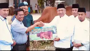 Bupati-Rohul-Anton-Sapi-Presiden-Prabowo-ke-jemaah-Al-Jami-Babussalam.jpg