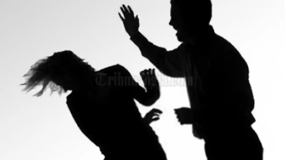 Belasan Siswi di Gresik Ditampar Kepala Sekolah, Sebagian Ada yang Jatuh Pingsan