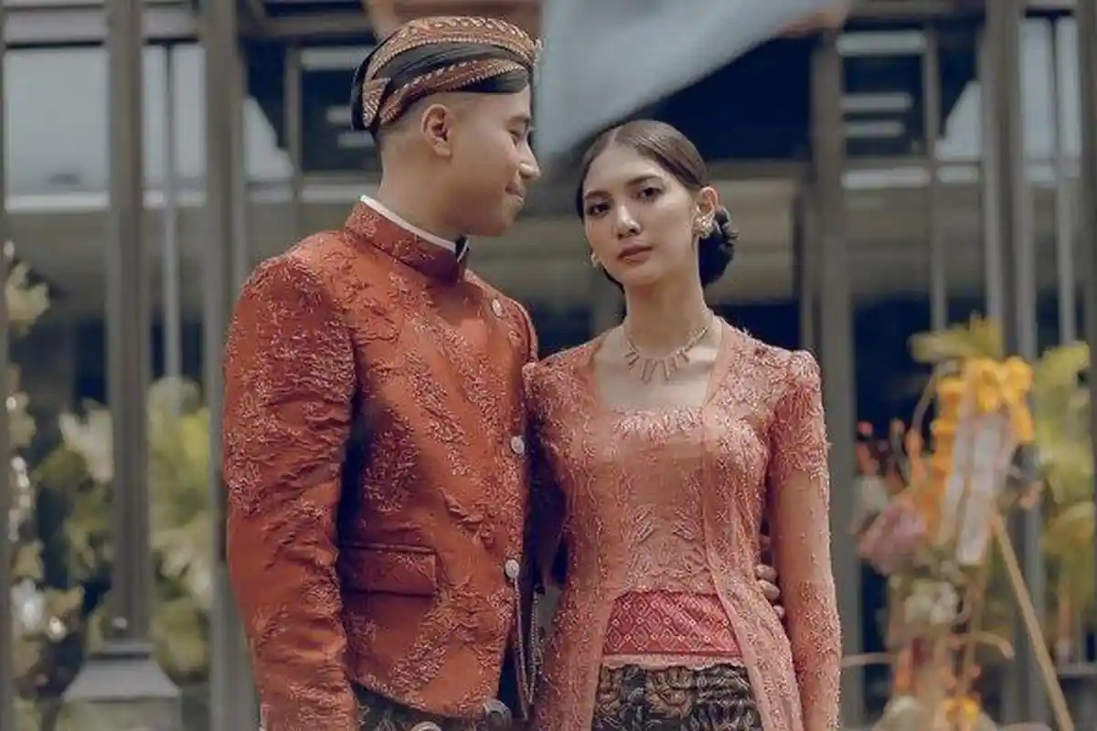 Busana Lamaran Sheila Dara Berwarna Sedelinggam, Didiet Maulana: Terbentuk karena Proses Alami