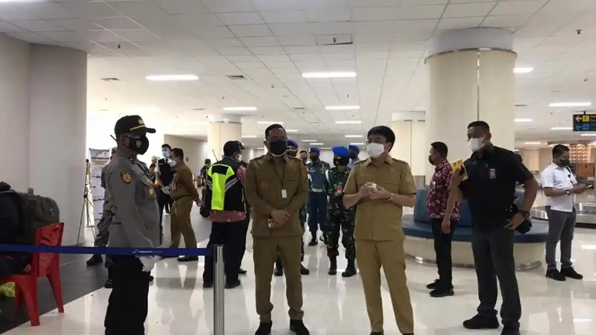 Andrei Angouw Pantau Rapid Tes Antigen di Bandara Samrat Manado, 47 Orang Terdeteksi Positif