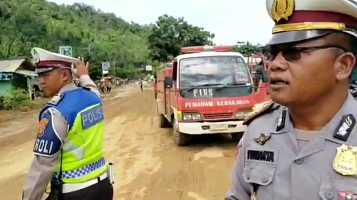 Polisi Imbau Waspada Jalan Licin, Kendaraan Diizinkan Lintasi Jalinbar Sedayu