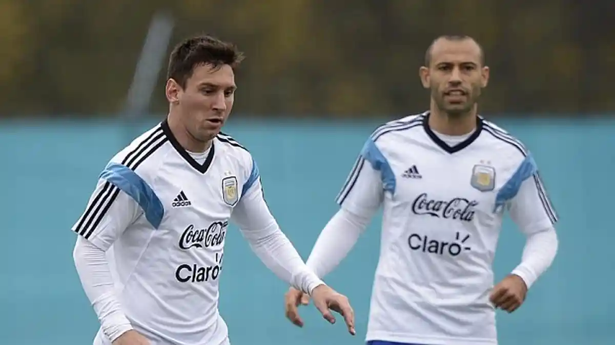 Messi Larang Mascherano Pensiun dari Timnas Argentina