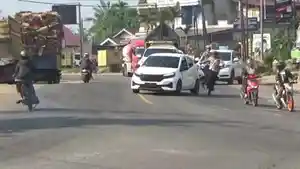 Viral-Mobil-Brio-Hampir-Tabrak-Polisi-saat-Operasi-Zebra-Siginjai-di-Muaro-Jambi.jpg