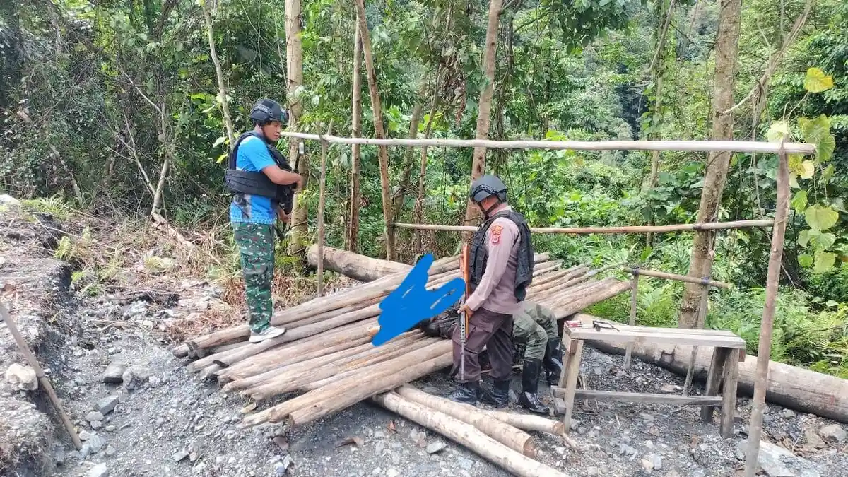 Tembak 2 Anggota Brimob, Anggota OPM Bawa Kabur Dua Senjata Api AK-China