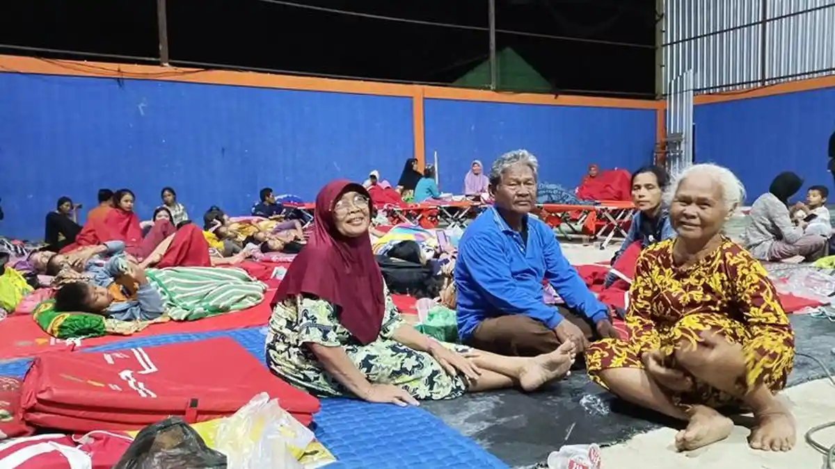 Banjir Capai 1,5 Meter, Warga Sukorejo Grobogan Dievakuasi ke GOR Tanggirejo