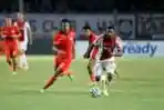 Rohit Chand Kejar Bola Sheraldo Backer