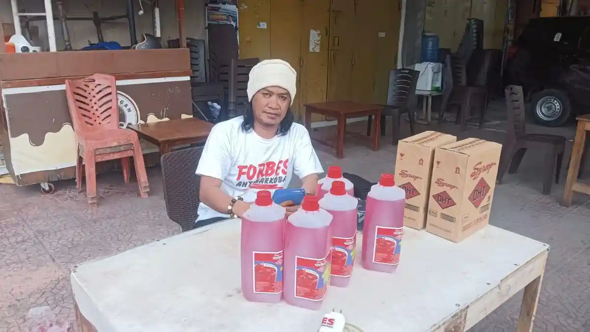 Cerita Anto, Penjual Sirup DHT di Bone, 3 Tahun Bertahan Andalkan Ramadan
