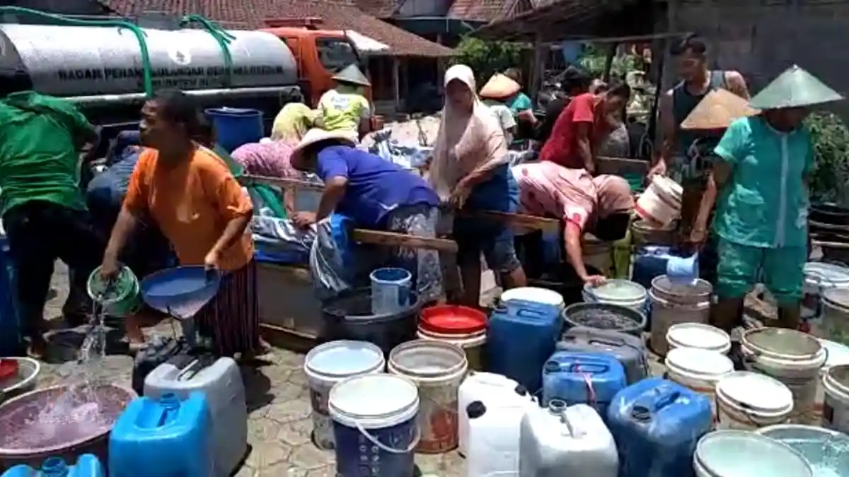 Salurkan Air Bersih, Kepala BPBD Blora : Sesuai Permintaan Masyarakat