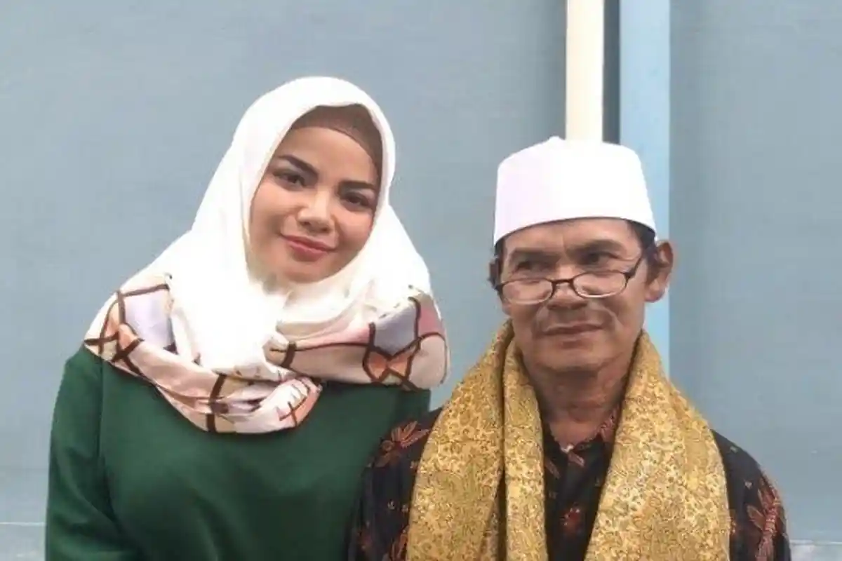 Reaksi Ayah Acep saat Tahu Dinar Candy Jual Celana Dalam