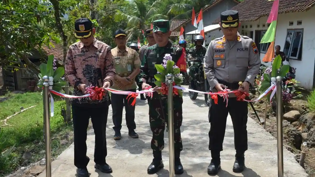 TMMD Wonosobo Sukses Bangun Jalan Antar Dusun 608 Meter dan Drainase 89 Meter