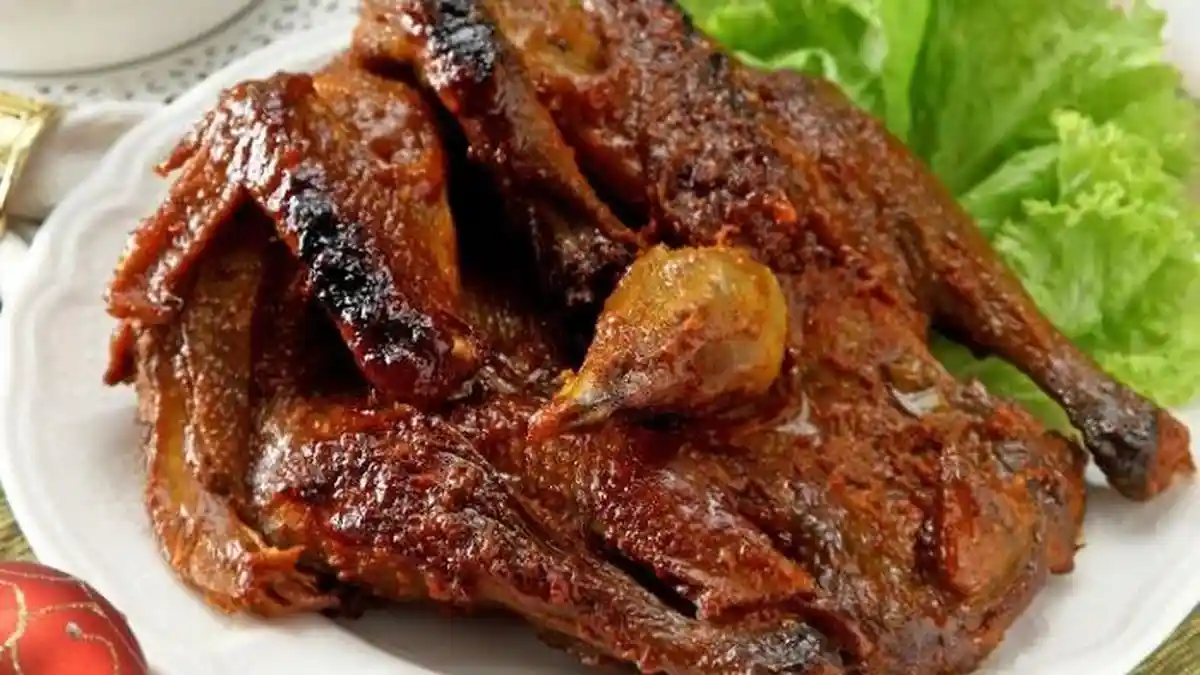 Resep Ayam Bekakak, Menu Makan Siang Istimewa yang Hadir dengan Rasa dan Aroma Lezat