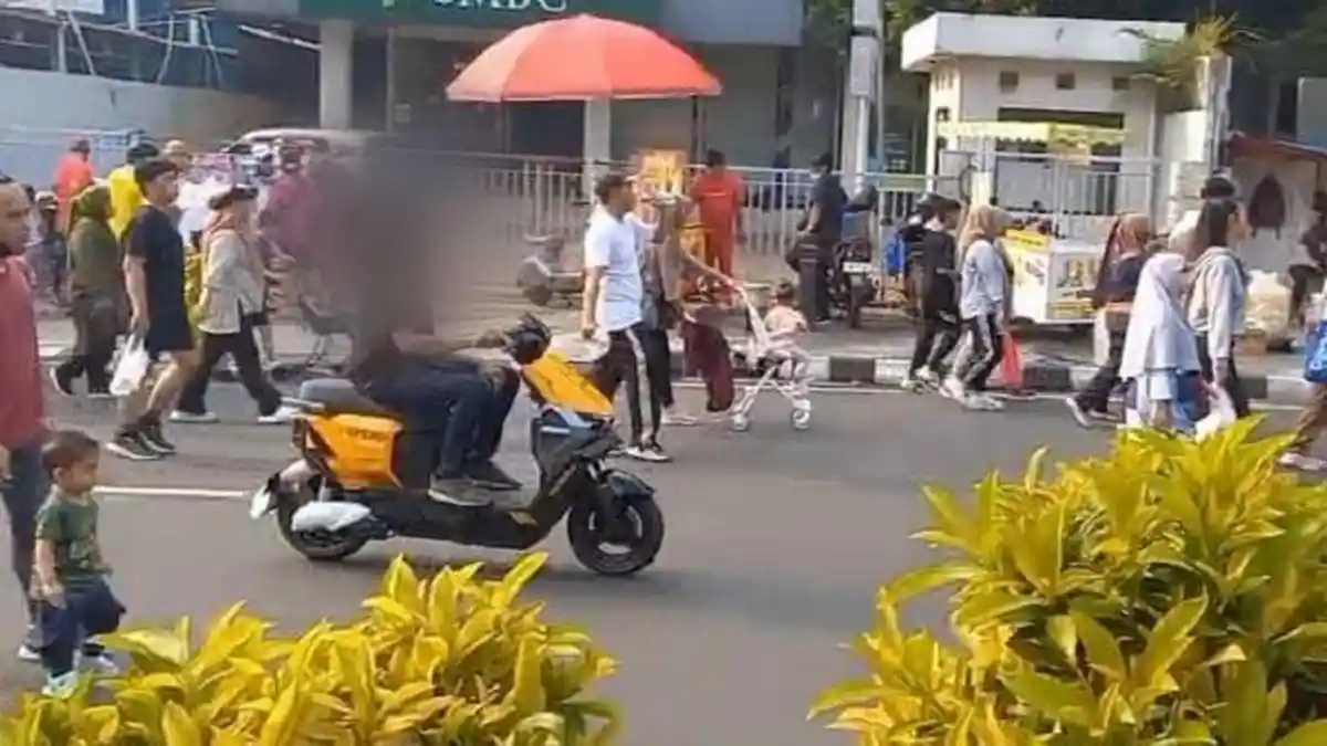 Sepeda Listrik Berseliweran Bikin CFD di Margonda Depok Semrawut, Warga: Kalau Bisa Dilarang!