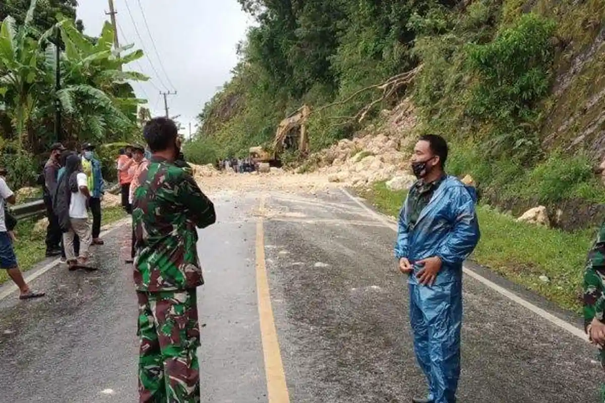 Terkait Gempa Bumi Sulbar, 3 Meninggal dan Puluhan Warga Terluka, 1 Orang Tertabrak saat Lari Keluar