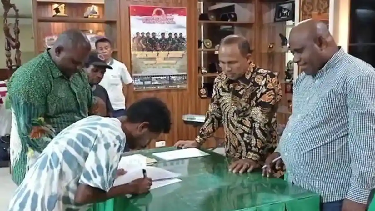 13 Pentolan KNPB Maybrat Kembali ke Pangkuan NKRI, Brigjen Juniras Lumbantoruan Bilang Begini