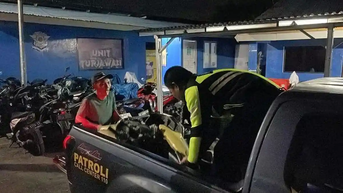 Kondisi Motor Metik Usai Diduga Tabrak Truk dari Belakang di Bitung, Pengendaranya Tewas