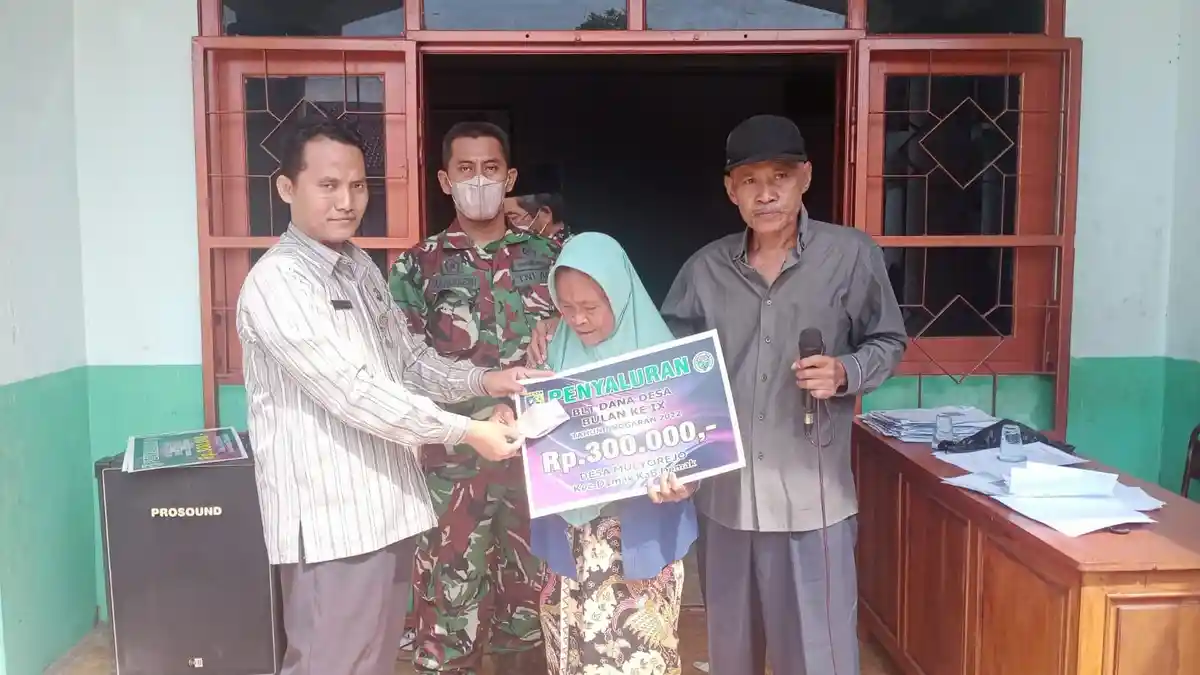 115 Warga Miskin Desa Mulyorejo Terima BLT Dana Desa Rp 900 Ribu per Orang
