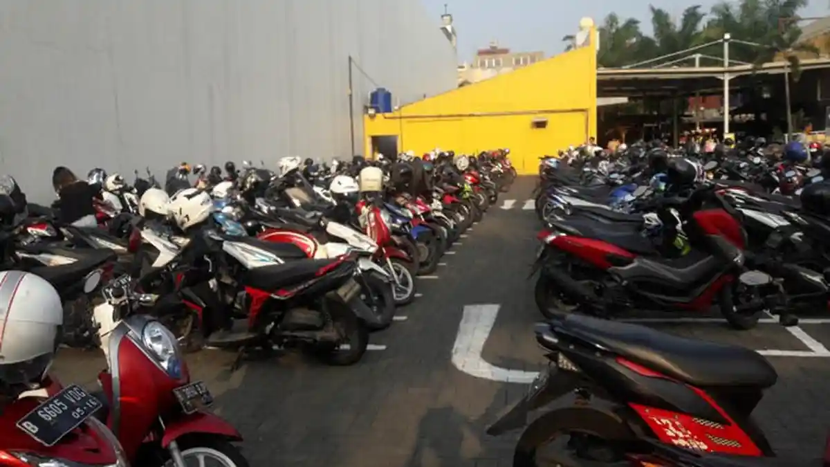 Warga Tangerang Selatan Menjerit Tarif Parkir Mencekik