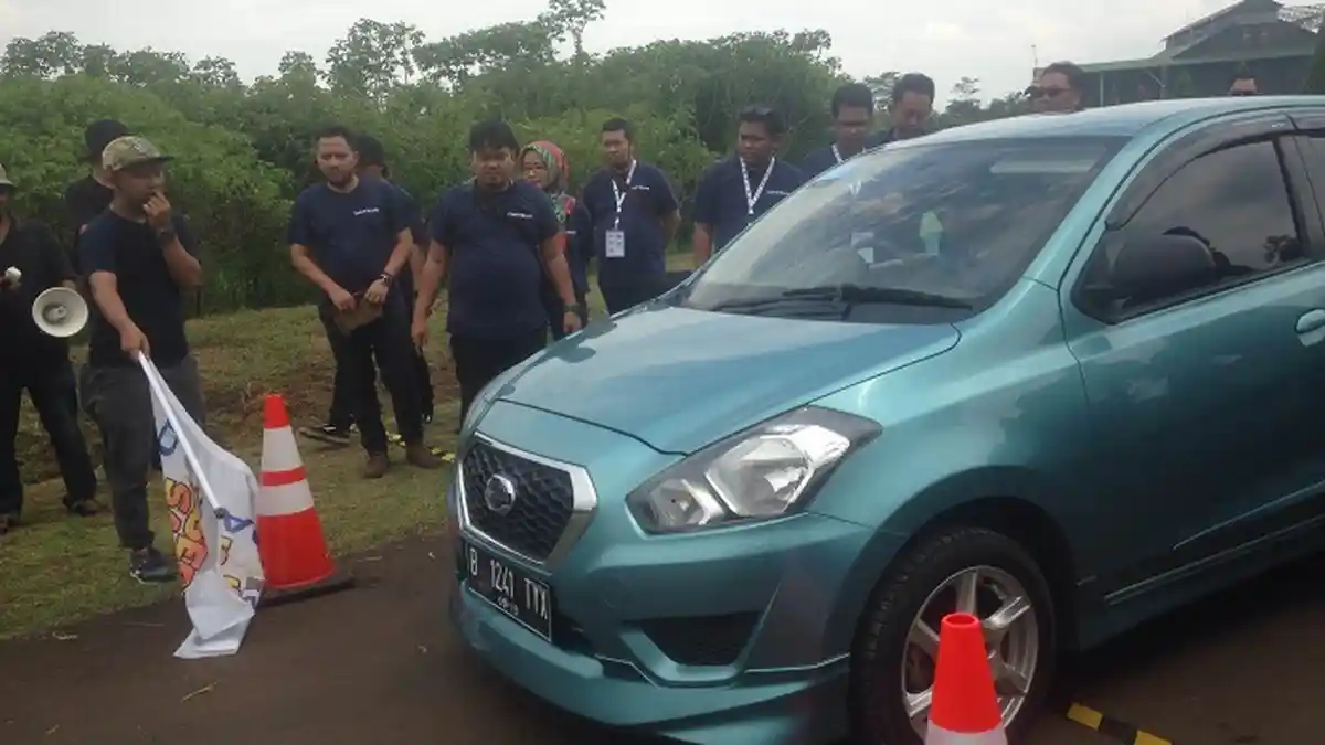Di Lintasan Mini Drag Race 200 Meter, Datsun Bukukan Catatan Waktu 9,75 Detik