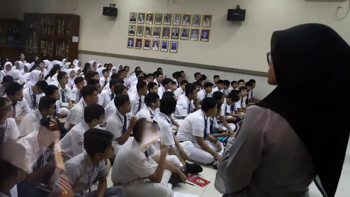 180 Teka-teki MPLS dan Artinya: Chiki Pembohong, Planet Sedih, Air Putih Merdeka, Buah Selimut