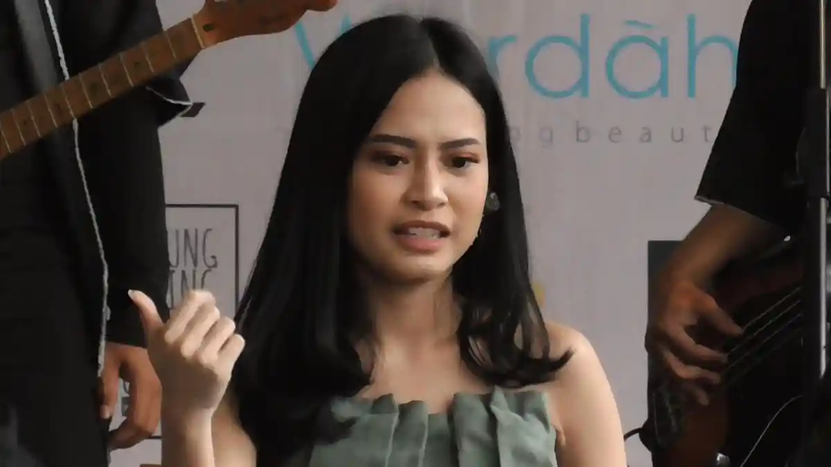 Hanggini Jawab Kabar Dirinya Diselingkuhi Junior Roberts Sambil Tertawa: Semuanya Baik-baik Saja