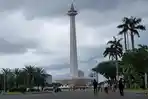 wisatawan-mengunjungi-Kawasan-Monas-pada-Selasa-142025.jpg