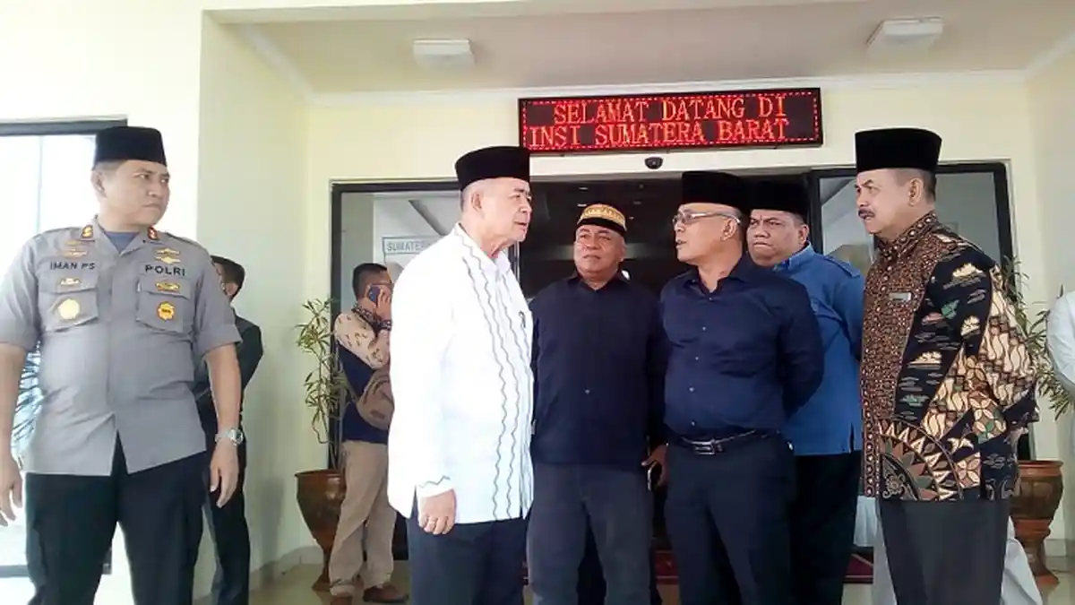 Bupati Pasaman Barat, Syahiran Tutup Usia, 'Selamat Jalan Pemimpin Berpeci Haji Kami'