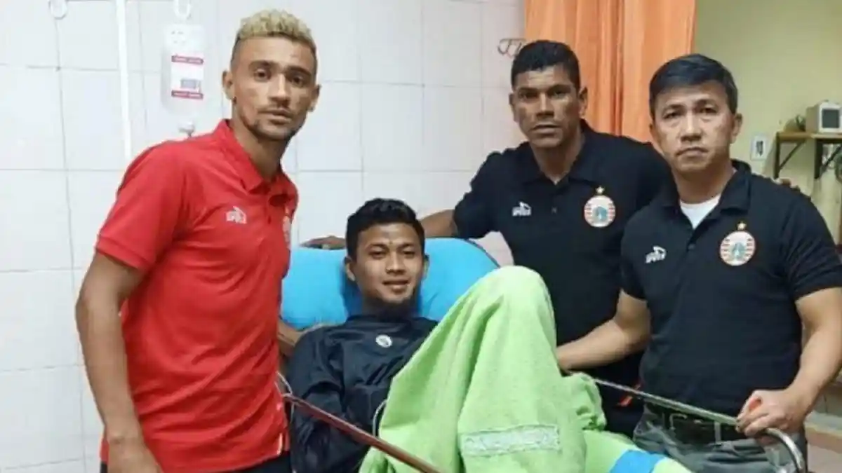 Kabar Terbaru Kiper Utama Persib Bandung, Muhammad Natshir, Sudah Bisa Main Lawan Persela?