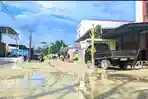 Kondisi-jalan-becek-dan-berlumpur.jpg