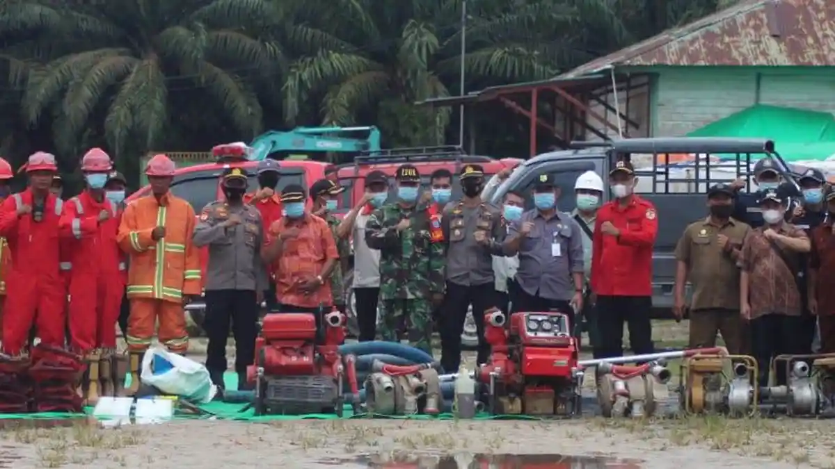 Kolaborasi PT PANP & PT SAM Sambas, Sinergi Bersama Stakeholder Dalam Mitigasi Atasi Karhutla - oto-bersama-dalam-kegiatan-apel-siaga-karhutla-gabungan.jpg