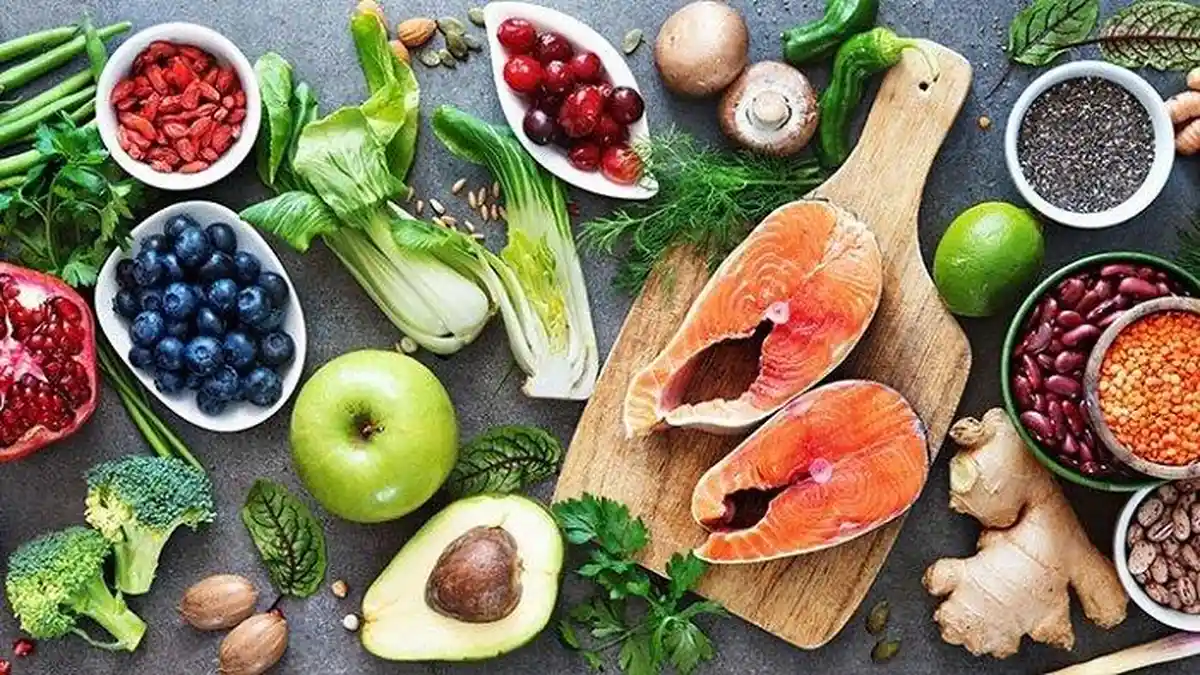 5 Jenis Makanan Terbaik Dikonsumsi untuk Kesehatan Otak: Daun Selada dan Secangkir Kopi Termasuk