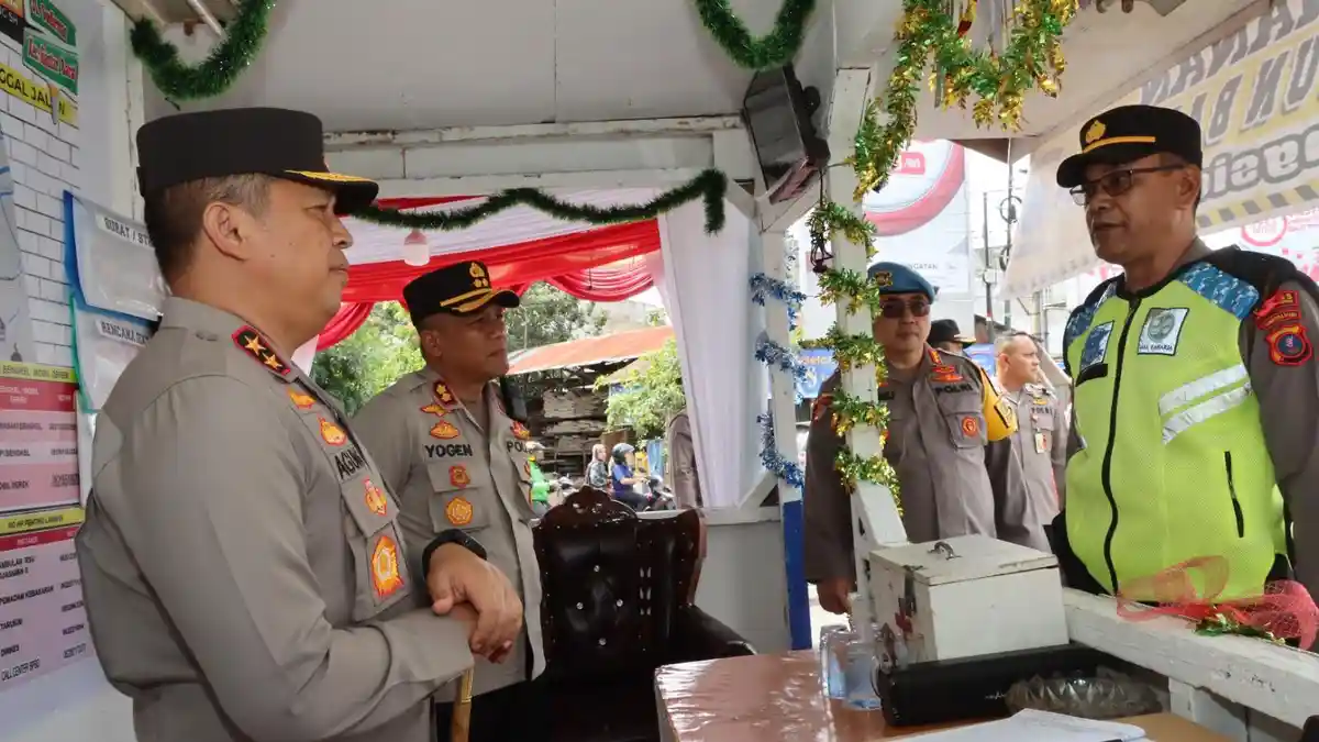 Kapolres Pematang Siantar Dampingi Kapolda Sumut Cek Pos Pengamanan Nataru