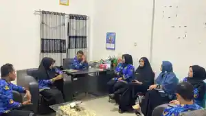 Diskominfostatisper-Mamuju-Tengah-menggelar-rapat-internal-persiapan-Harkitnas-2026.jpg