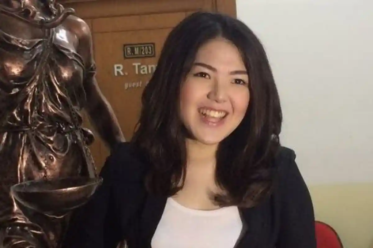 Tina Toon, Masih Usia 23 Tahun Sudah Lulus S2, Lalu Apakah Lanjut S3?