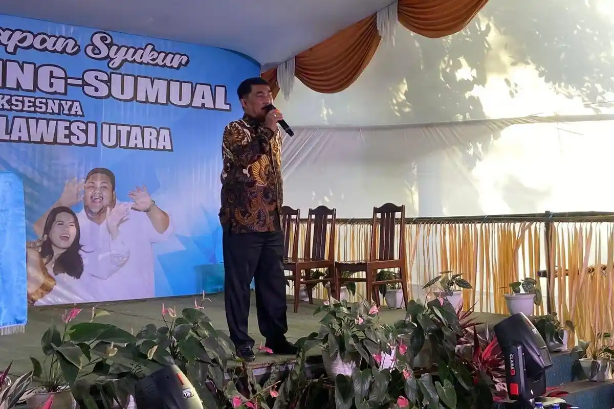 Cagub Sulut Yulius Komaling Pulang Kampung ke Kakas Minahasa, Rayakan Syukur Bersama Keluarga