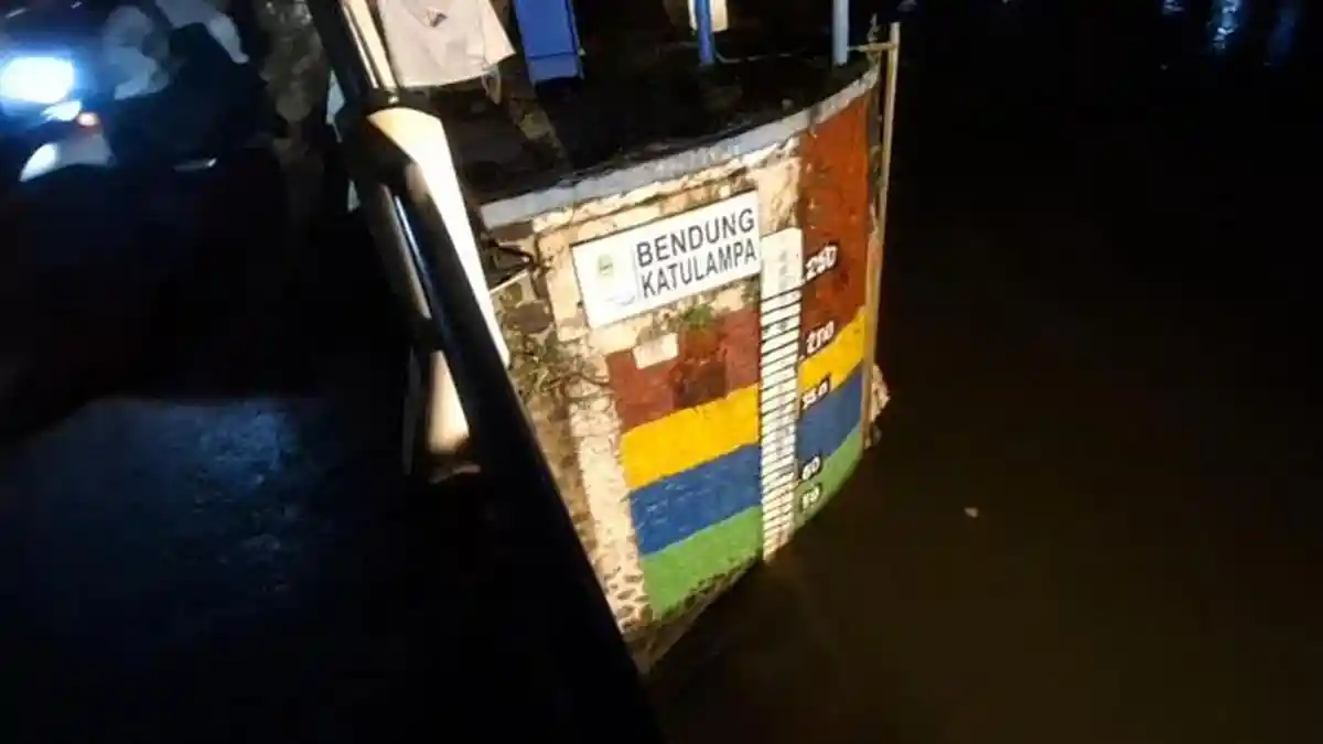 Kawasan Puncak Bogor Diguyur Hujan, Begini Kondisi TMA Bendung Katulampa Malam Ini
