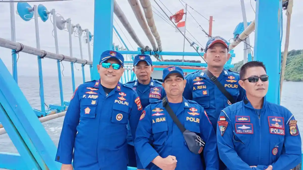 Satpolair Polres Lampung Selatan Polda Lampung Larang Warga Dekati Gunung Anak Krakatau