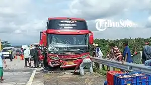 Kecelakaan-Beruntun-di-Tol-Boyolali-25-Januari.jpg