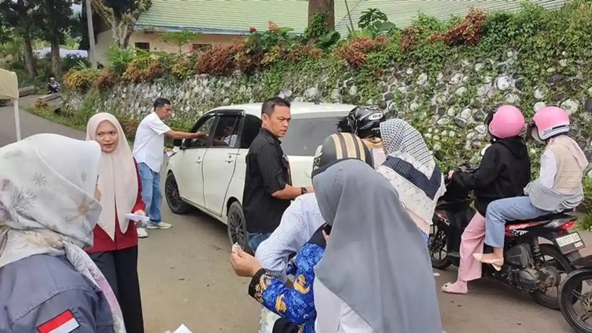 Jelang Malam Pergantian Tahun Wisatawan Mulai Padati Objek Wisata Gunung Dempo