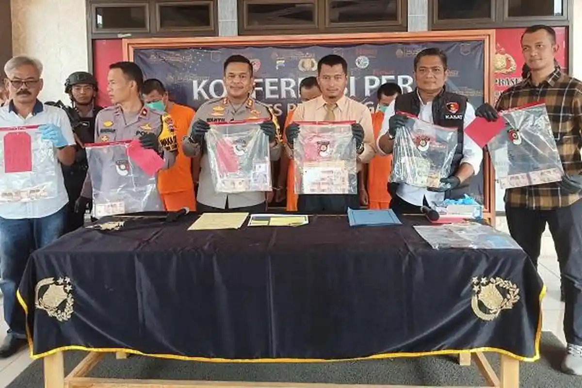 Mantan Kades Kwasen Pekalongan Jadi Pengedar Uang Palsu, Beli dari Kenalan Lewat COD